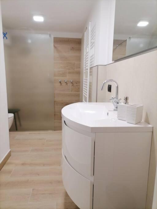 Molo 7 - Antesitum - Classic, Modern And Cozy Malgrate Bagian luar foto