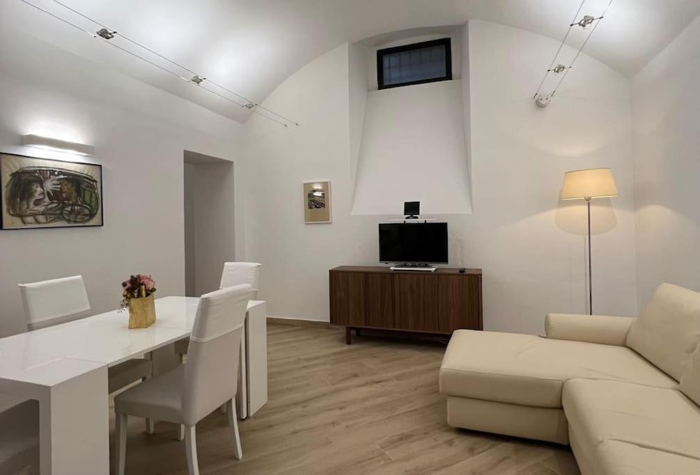 Molo 7 - Antesitum - Classic, Modern And Cozy Malgrate Bagian luar foto